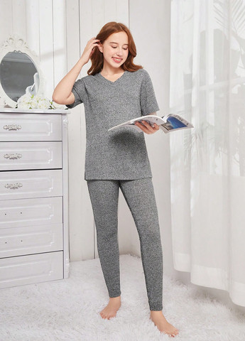 Серая всесезон пижама (футболка, леггинсы) SHEIN