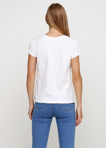 Белая летняя футболка Betty Blue