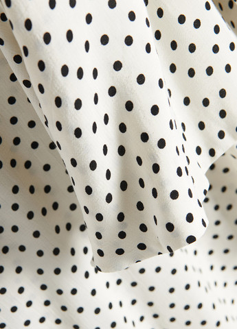 Белое кэжуал платье колокол Reserved в горошек