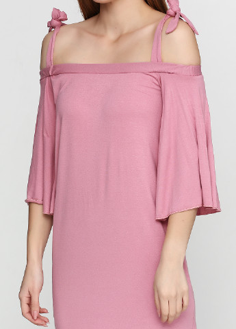 Розовое кэжуал платье с открытыми плечами Boohoo Boutique однотонное