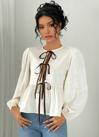 Кремова блуза з баскою SHEIN