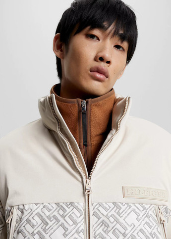 Молочная зимняя куртка Tommy Hilfiger