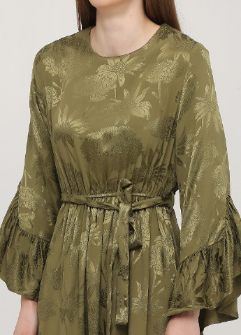Оливкова (хакі) кежуал плаття, сукня Bebe Plus з квітковим принтом