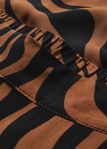 Разноцветная кэжуал с абстрактным узором юбка C&A а-силуэта (трапеция)