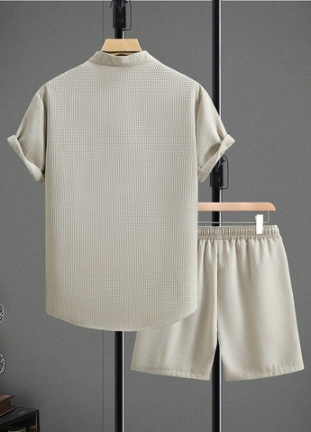 Светло-серый летний костюм (рубашка, шорты) с шортами SHEIN