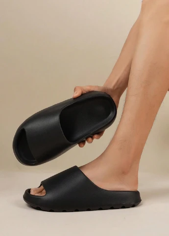 Черные кэжуал шлепанцы SHEIN