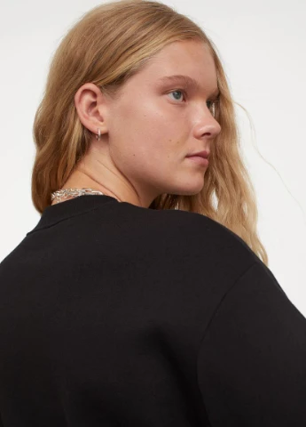 Черный свитшот оверсайз H&M однотонный (212881596)