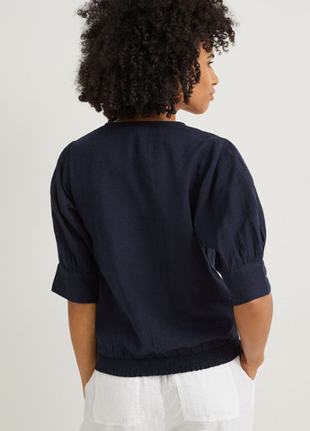 Тёмно-синяя блуза с баской C&A