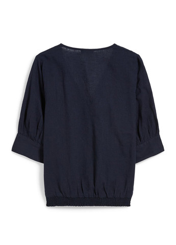 Тёмно-синяя блуза с баской C&A