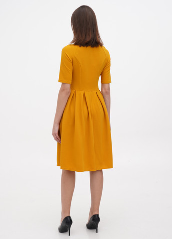 Желтое кэжуал платье Laura Bettini однотонное
