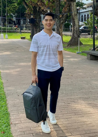 Белая футболка-поло для мужчин Uniqlo в полоску