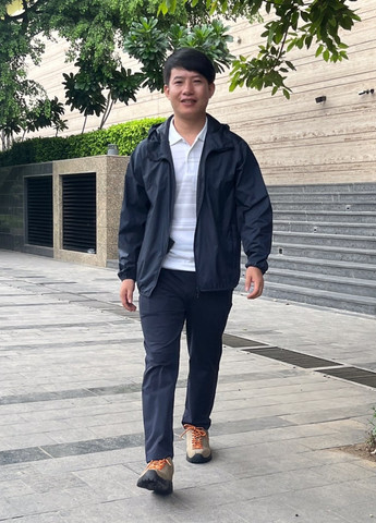 Белая футболка-поло для мужчин Uniqlo в полоску