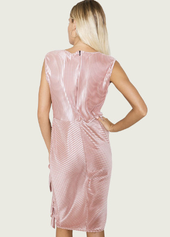 Светло-розовое деловое платье Missguided однотонное