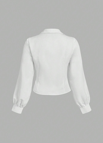 Біла блуза на запах SHEIN