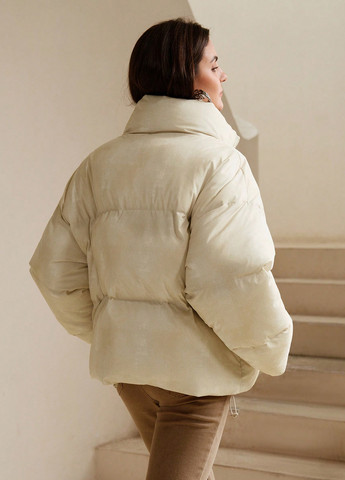 Молочна зимня куртка SHEIN