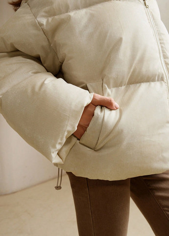 Молочна зимня куртка SHEIN