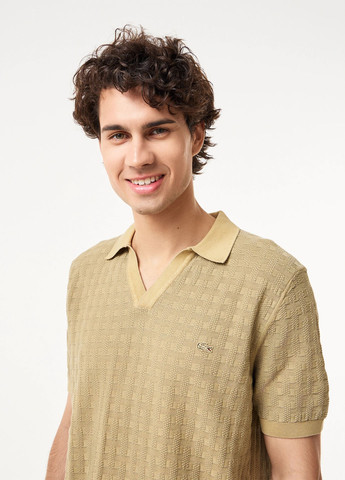 Бежевая футболка-поло для мужчин Lacoste с геометрическим узором