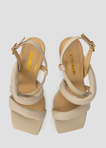Бежевые босоножки Alromaro с ремешком