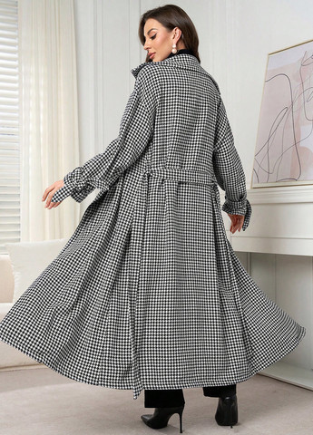 Черно-белое демисезонное Пальто двубортное SHEIN