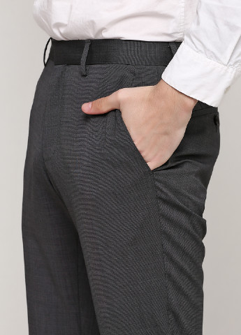 Светло-серые классические демисезонные зауженные брюки Hugo Boss