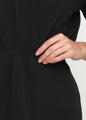 Черное кэжуал платье на запах NUMERO 28 однотонное