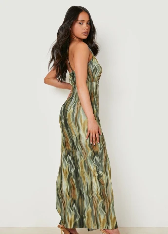 Зеленое платье Boohoo