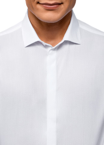 Белая классическая рубашка однотонная Oodji с длинным рукавом