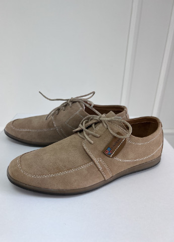 Бежевые классические туфли мужские бежевые Let's Shop на шнурках