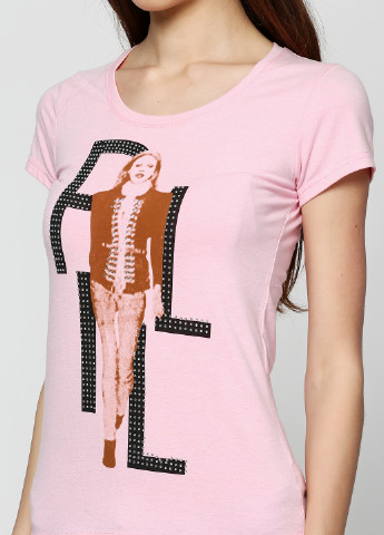 Розовая летняя футболка Paola Moris