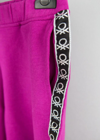 Фуксия кэжуал демисезонные брюки United Colors of Benetton