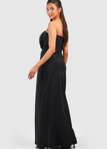 Черное вечернее платье с открытыми плечами Boohoo однотонное