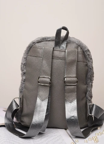 Рюкзак меховой детский с бантом серый Let's Shop (254369872)