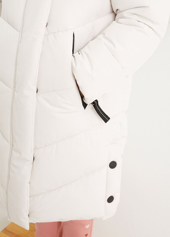 Белая зимняя куртка C&A