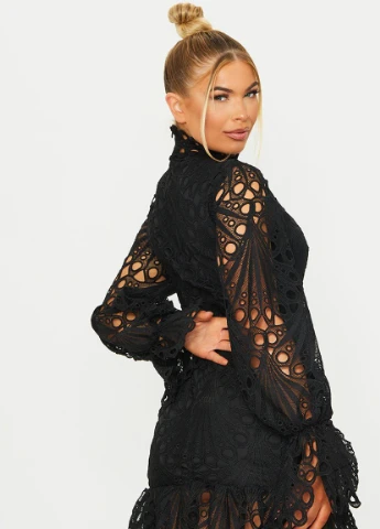 Черное кэжуал платье PrettyLittleThing однотонное