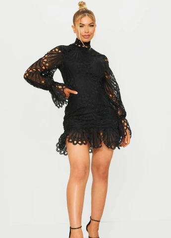 Черное кэжуал платье PrettyLittleThing однотонное