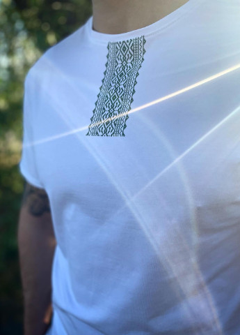 Белая футболка-вышиванка Gorchitsa