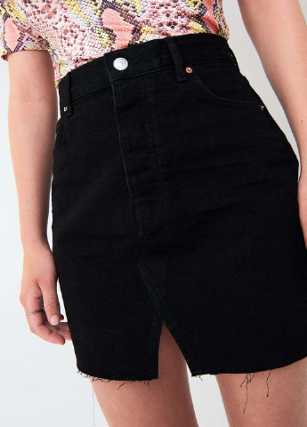 Черная джинсовая однотонная юбка Gina Tricot