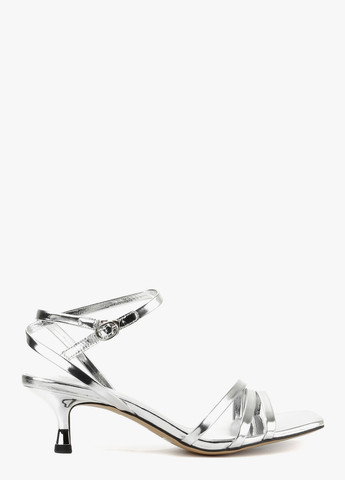 Серебряные босоножки Le'BERDES с ремешком лаковые