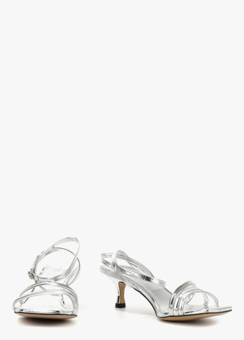 Серебряные босоножки Le'BERDES с ремешком лаковые