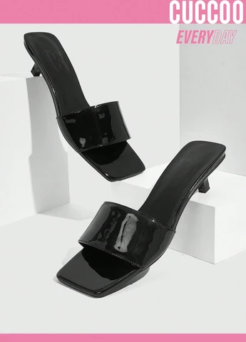 Черные шлепанцы SHEIN