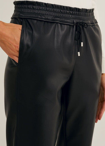 Черные кэжуал демисезонные зауженные брюки C&A