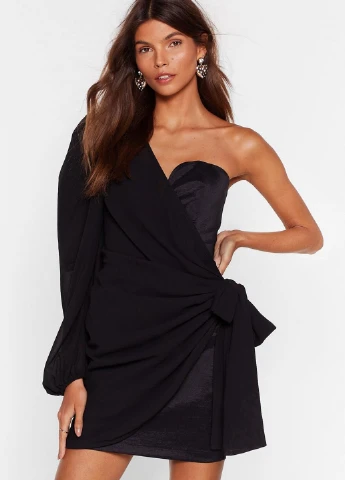 Черное кэжуал платье на одно плечо, футляр Boohoo однотонное