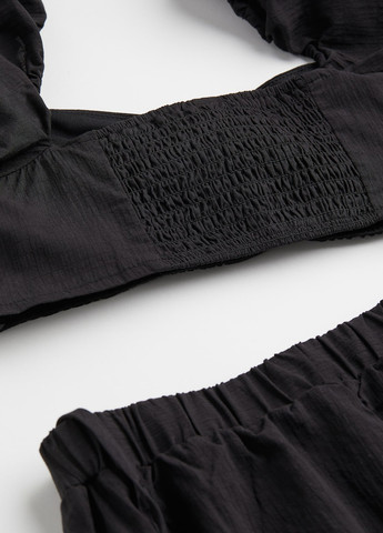 Черное кэжуал платье клеш, с открытой спиной H&M однотонное