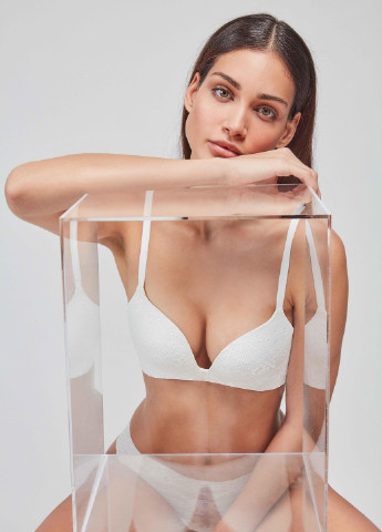 Белый бюстгальтер жіночий формований 85b білий 391 Gisela с косточками полиамид