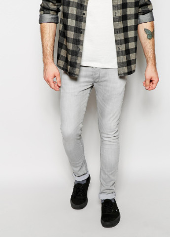 Светло-серые джинсы Laundry