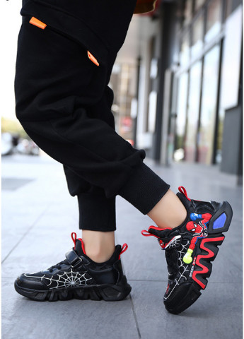 Черные демисезонные кроссовки для мальчика DobraMAMA
