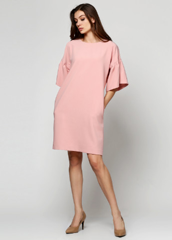 Светло-розовое кэжуал платье Алеся однотонное