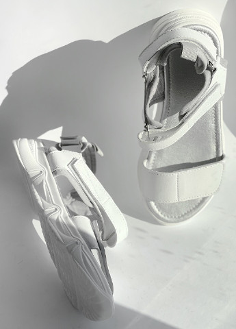 Белые кожаные босоножки для девочки EVIE.shoes