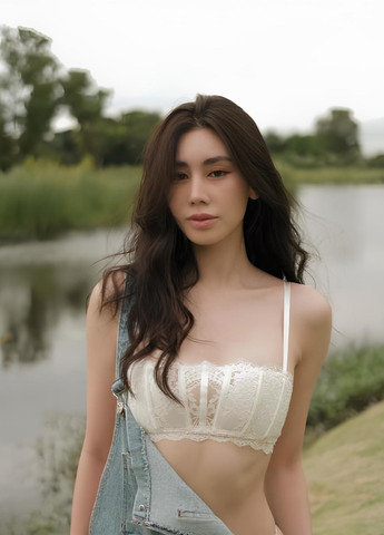 Молочный демисезонный комплект (бюстгальтер, трусики) Victoria's Secret