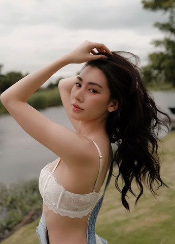 Молочный демисезонный комплект (бюстгальтер, трусики) Victoria's Secret